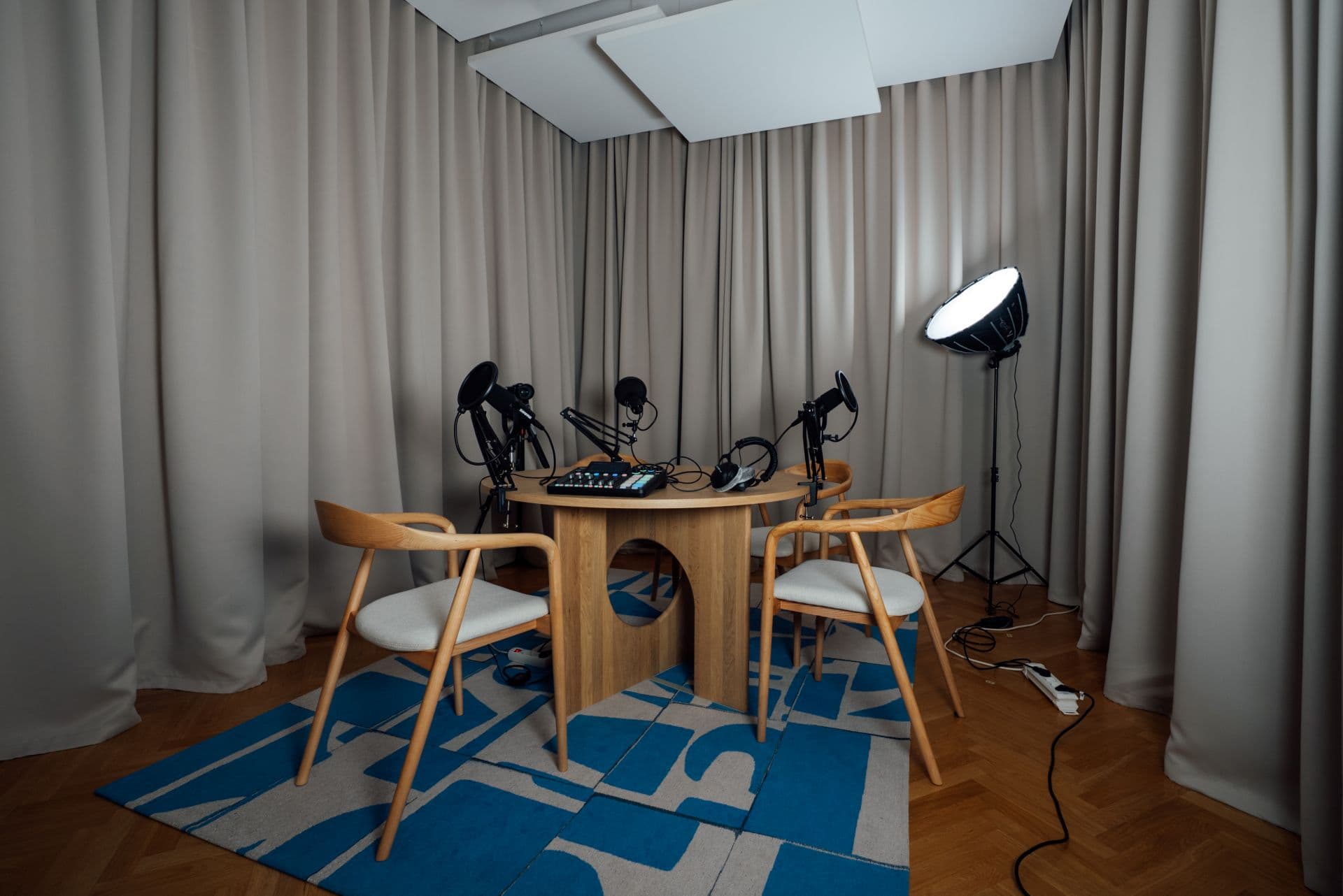 Studio Neun — Hauptraum